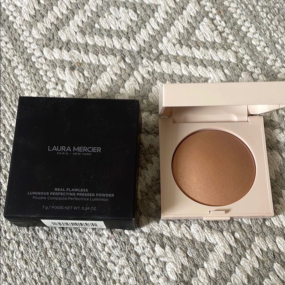 Laura Mercier Real Flawless Pressed Powder - medium translucent